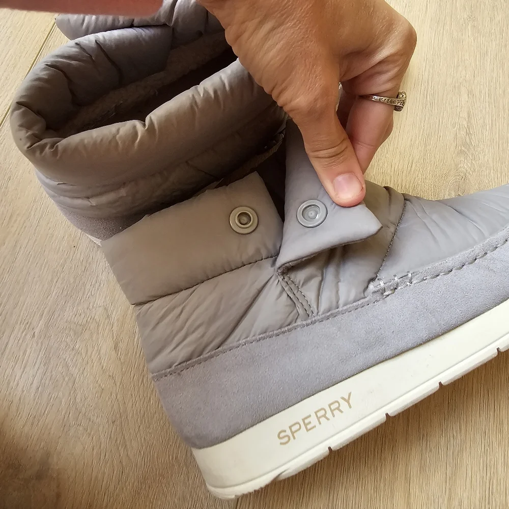 Sperry Snow Booties Size 9.5 gray with teddy lining slip on Moc-sider style